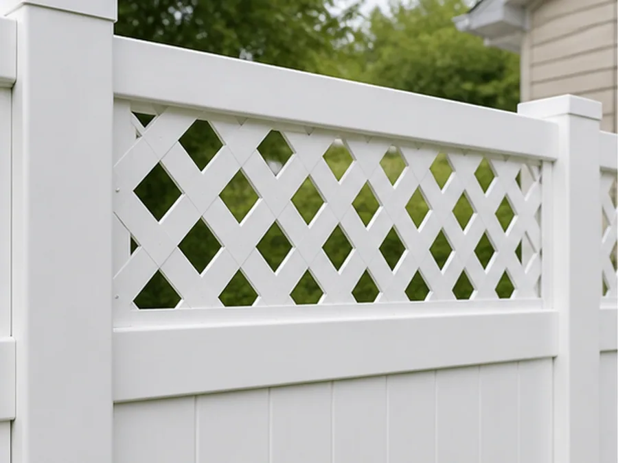 Vinyl privacy Lattice top fence detail